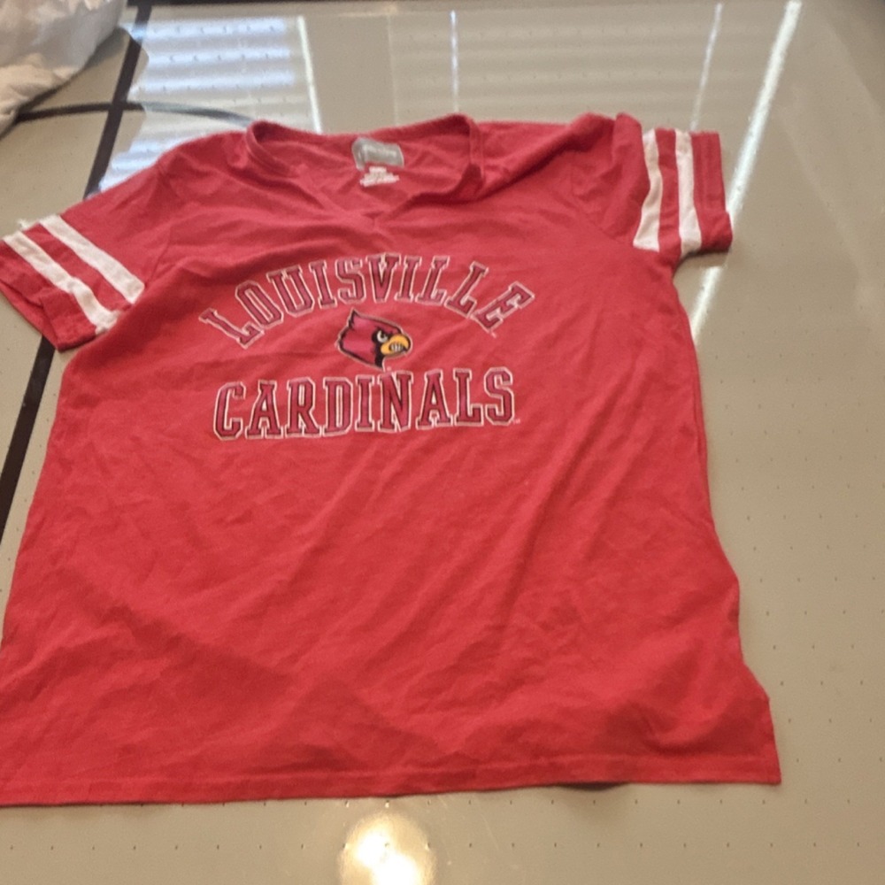 Captivating Apparel Louisville Cardinals Shirt Red White Medium NCAA Fan